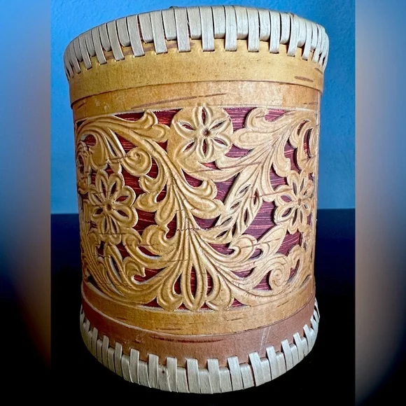 Floral Birch Bark Basket Nature Made Hand Crafted 6”. X 4.5” - Picture 5 of 9